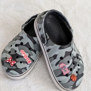 Great Condition: Crocs Off Court Camo Redux Kids 13